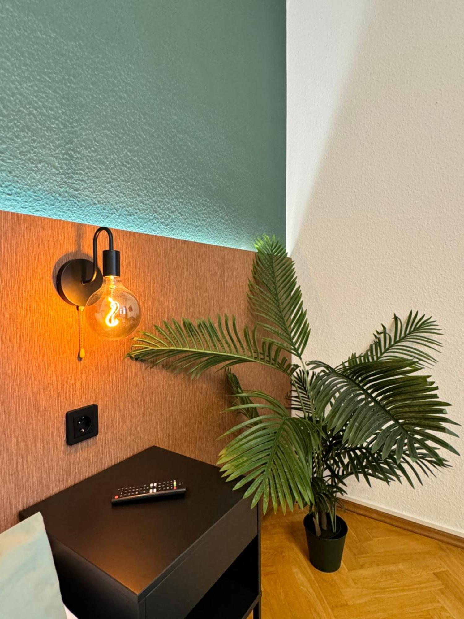 Rebelrents #4 Design Trifft Komfort - Einzigartiges Ferienapartment In Der Nahe Des Hauptbahnhofs Halle  Eksteriør billede